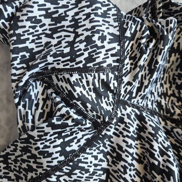 Nike Dri-Fit Athletic Leggings Black & White Print Women's Sz Med - Picture 9 of 13